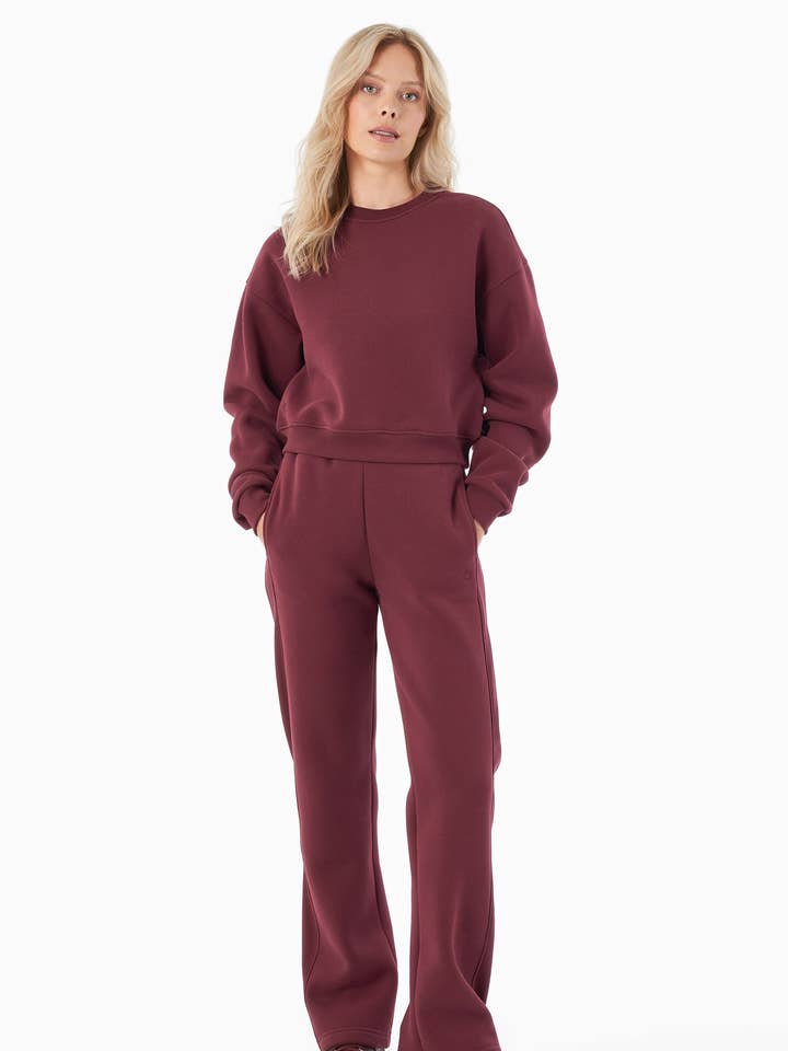 POLLY | Essentials Travel Sweathose aus Bio-Baumwolle & Recyceltem Polyester for wholesale by ORGANICATION