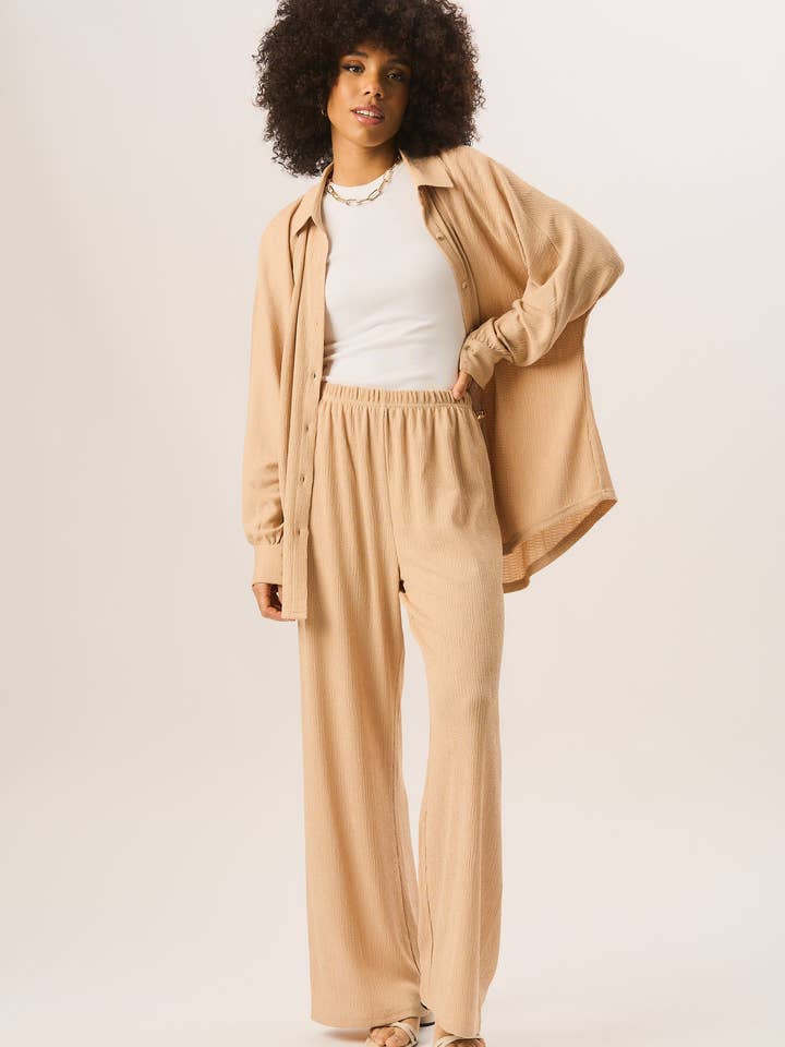 Kamelstrukturierte Schlupfhose mit weitem Bein für den Großhandel von GINI LONDON