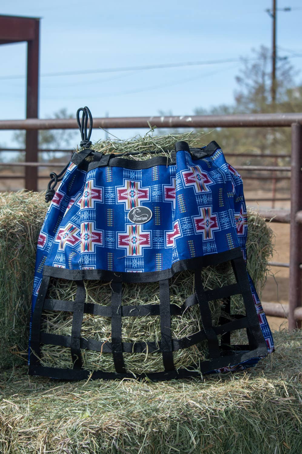 Schulz Equine - Vente Équipement d’équitation - Sac à foin Happy Trailer en nylon 600D résistant10