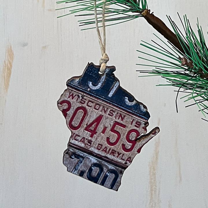 Juniper & Spruce - Wholesale Ornament - Wisconsin Vintage License Plates Ornament Magnet