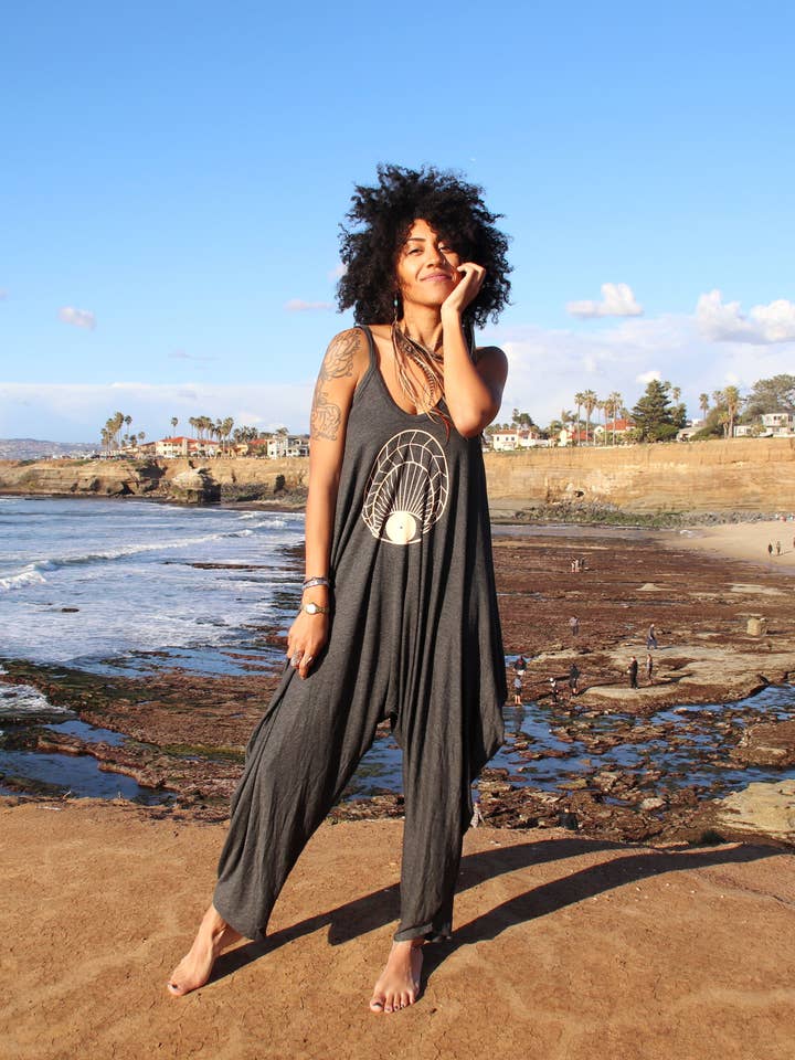 Combinaison ample et confortable Open Eye pour la vente par Blonde Peacock