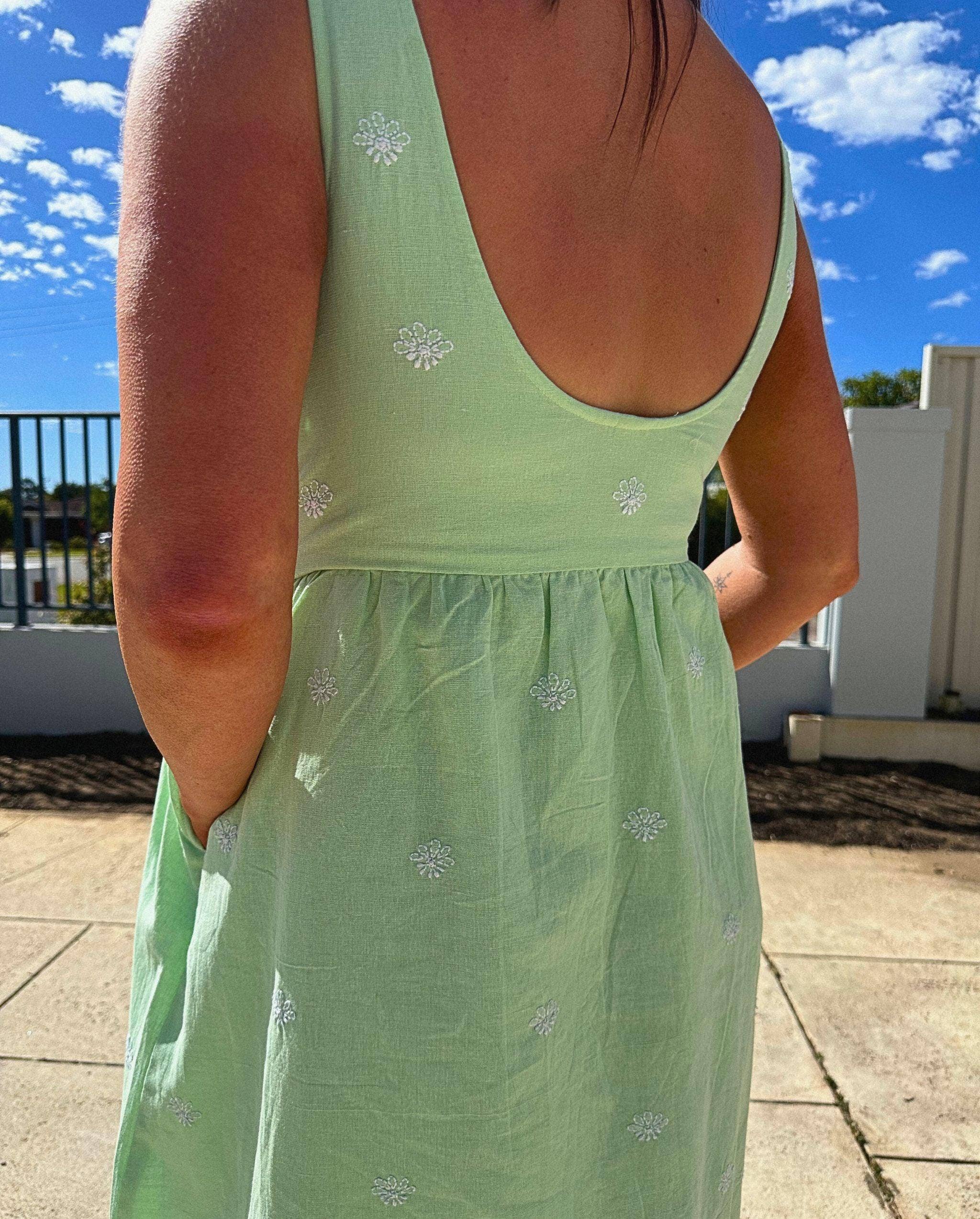 Kaasida | Women Fashion Boutique - Wholesale Dress - Women's - Fiza Linen Midi Dress4