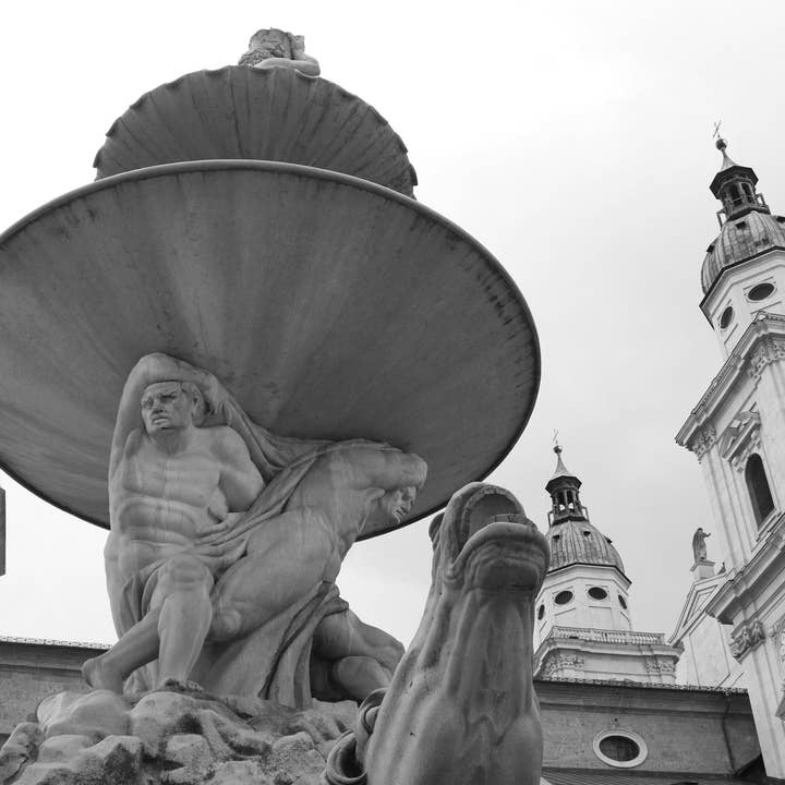 Salzburg Residenzplatz Europa Schwarz-Weiß-Fotografie Druck für den Großhandel von Mo & Paul Photography