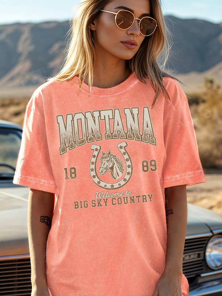 BT8389-MT Haut Femme Imprimé Graphique Montana Lavage Minéral pour la vente par BouTeeQue Closet