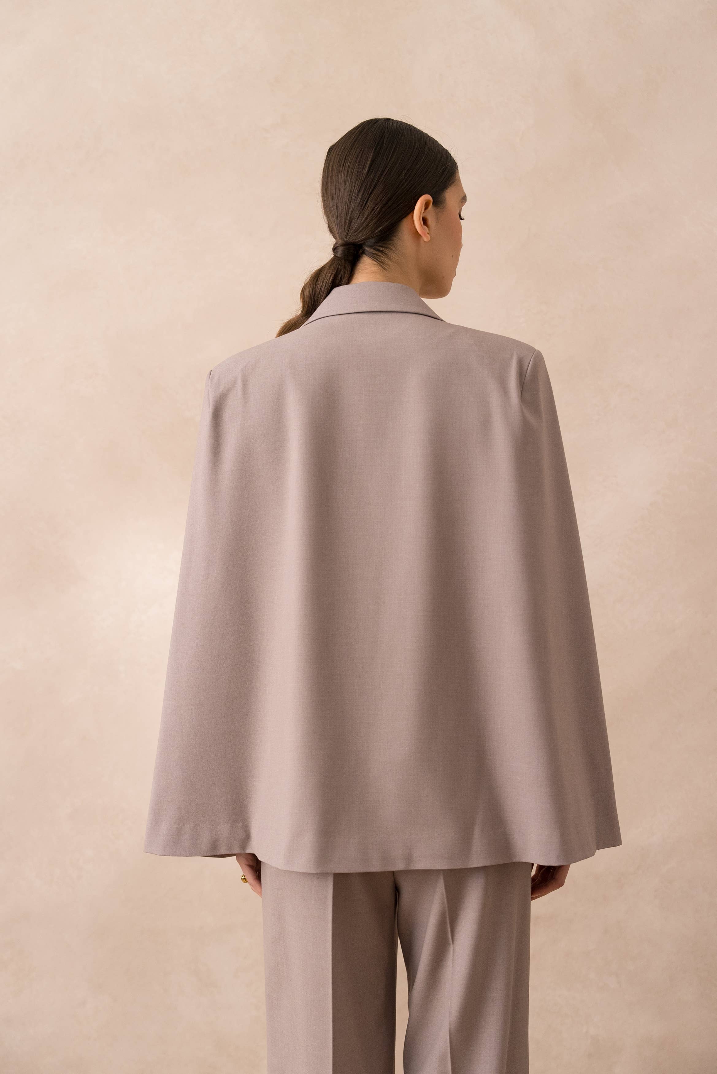 Attentif Paris - Wholesale Jacket - Women's - [Vision] Oversized cape jacket with structured cut17