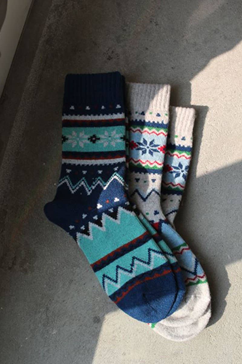 Women's Snowflake Wool Blend Crew Socks for wholesale on Faire1