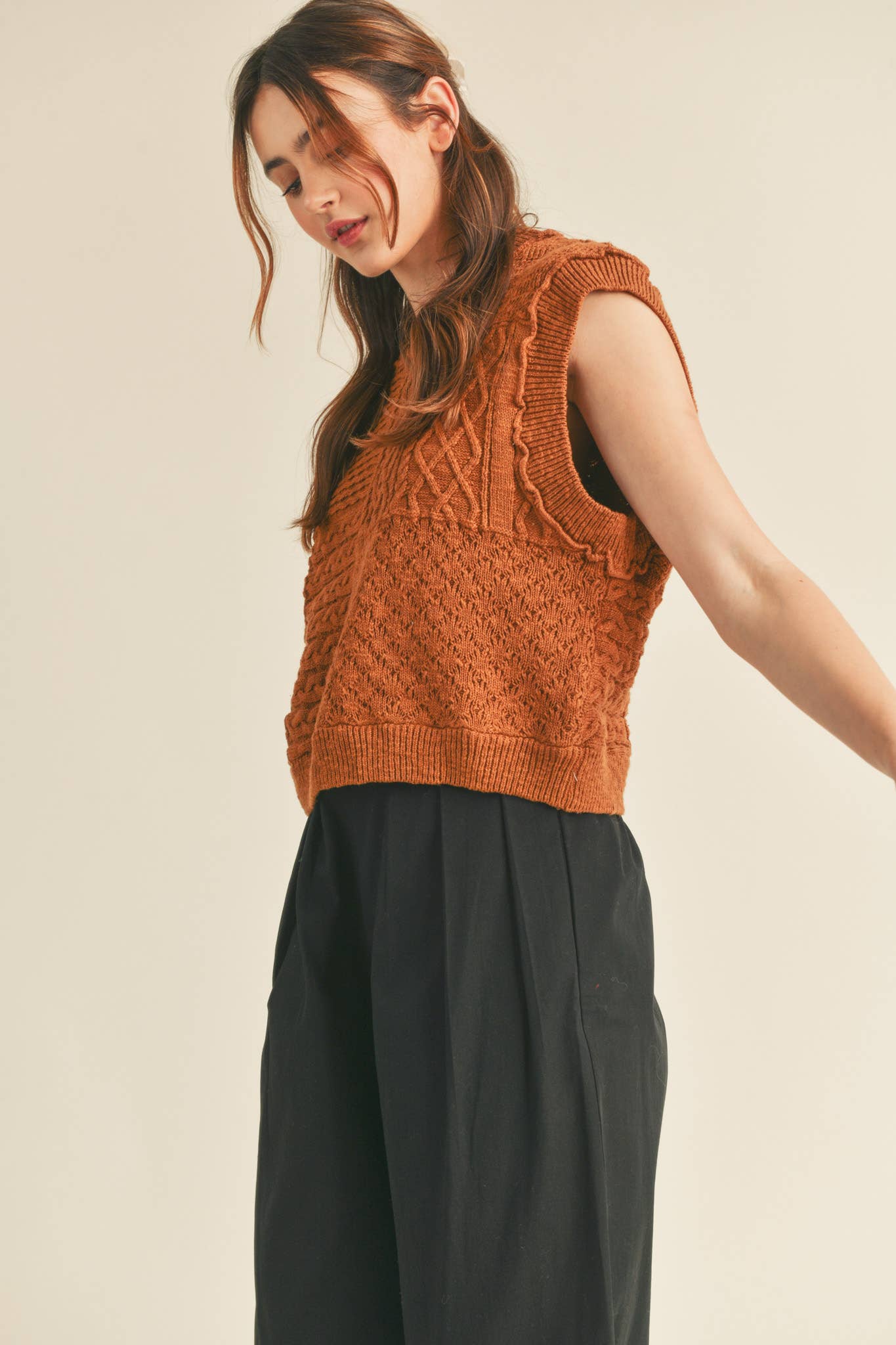 &MERCI – wholesale Tröjväst – Dam – MÖNSTRAD KABELSTICKAD VÄST MSW102235