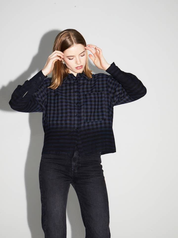 Camisa Tilda Vichy tie-dye fabricada em Itália por atacado de IMPREVU