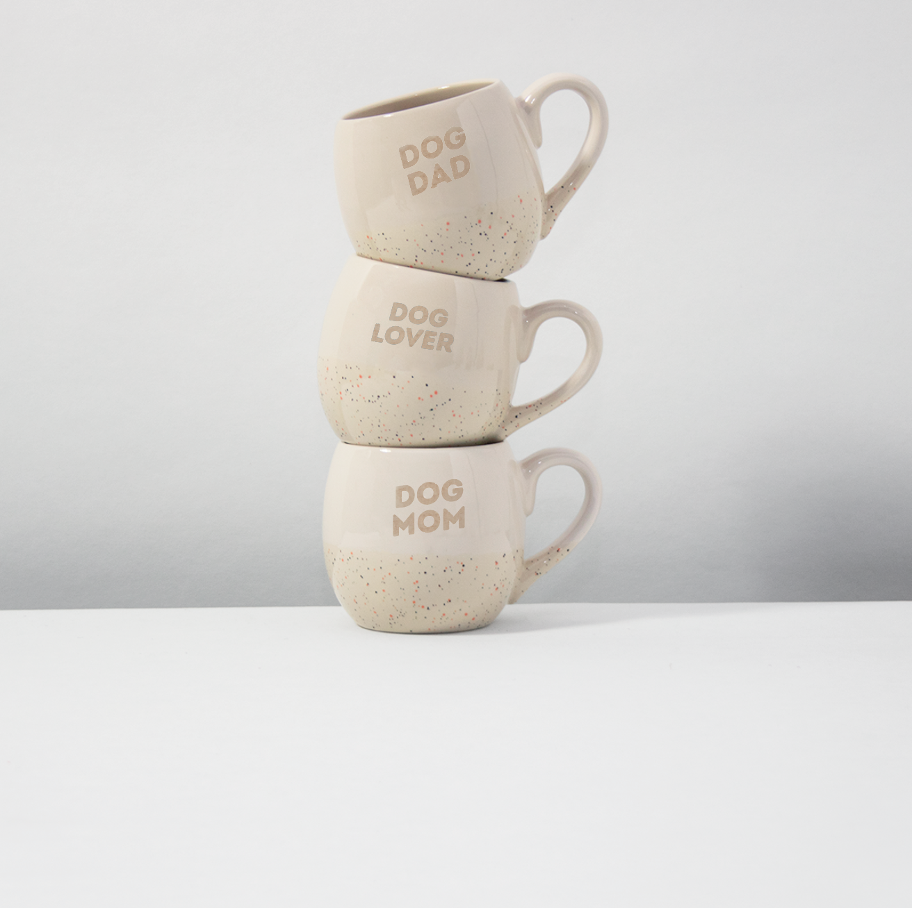 ALMA & GUSTL – Großhandel Kaffeebecher – Tasse DOG MOM Sand2