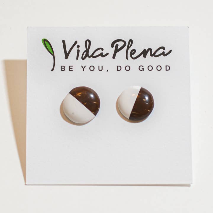 Circle Coconut Studs White for wholesale by Vida Plena