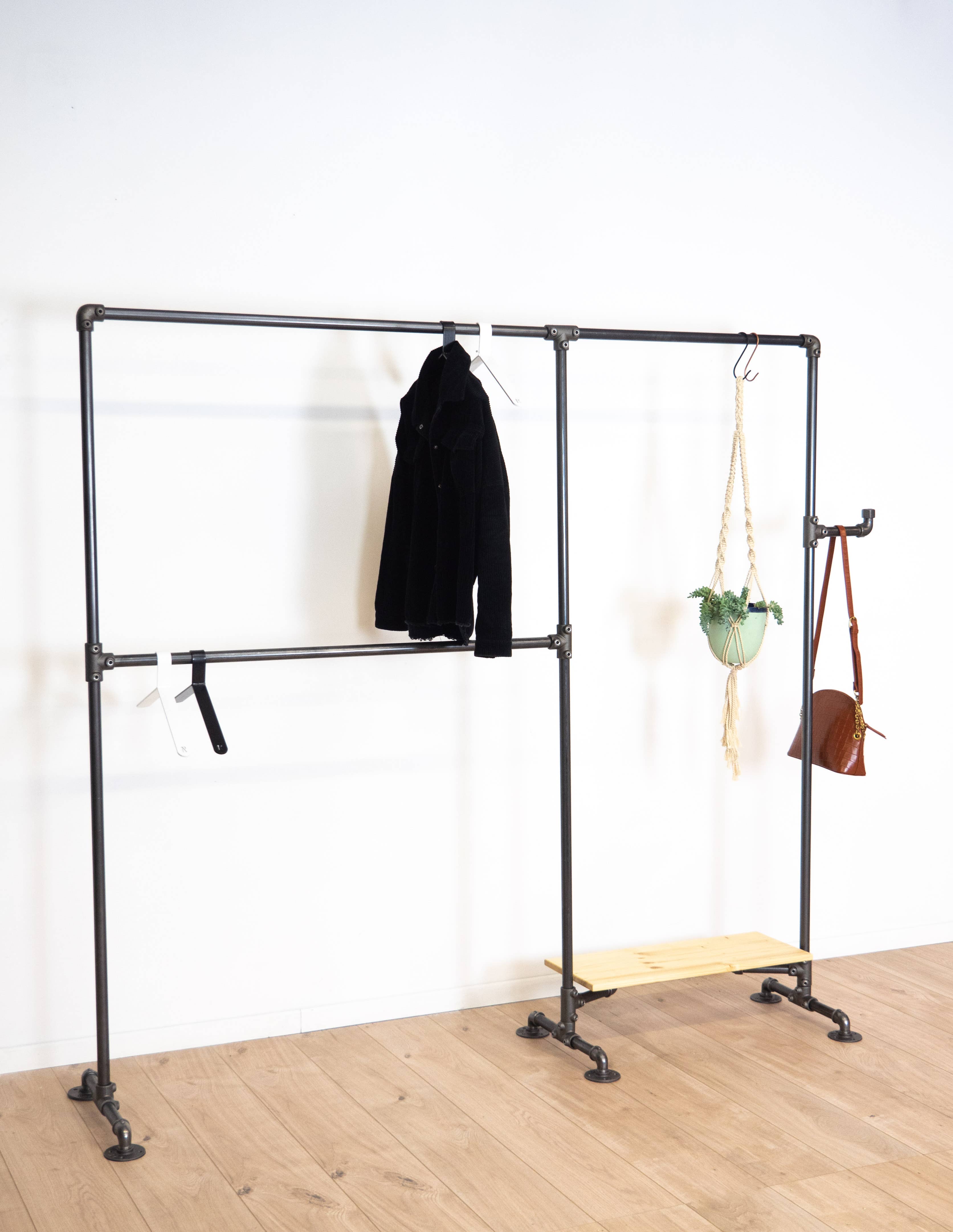 RIPATON - Wholesale Coat Rack - THE INGENIOUS
Clothing rack on round steel legs4