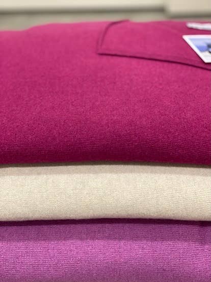 Margolis Pineo Italia - Wholesale Throw Blanket - AVELLINA THROW – SOFT CASHMERE-BLEND - HOLIDAY FAVE25