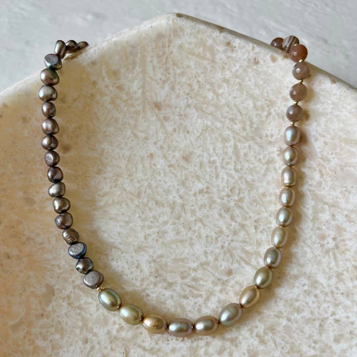 Colar de pérolas multitons Ludi Medi por atacado de House of Olia