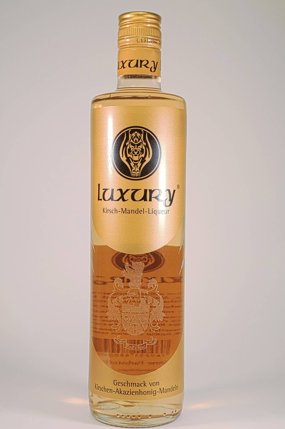 Luxury Liqueur - Wholesale Liqueur - Luxury cherry-honey-almond liqueur1