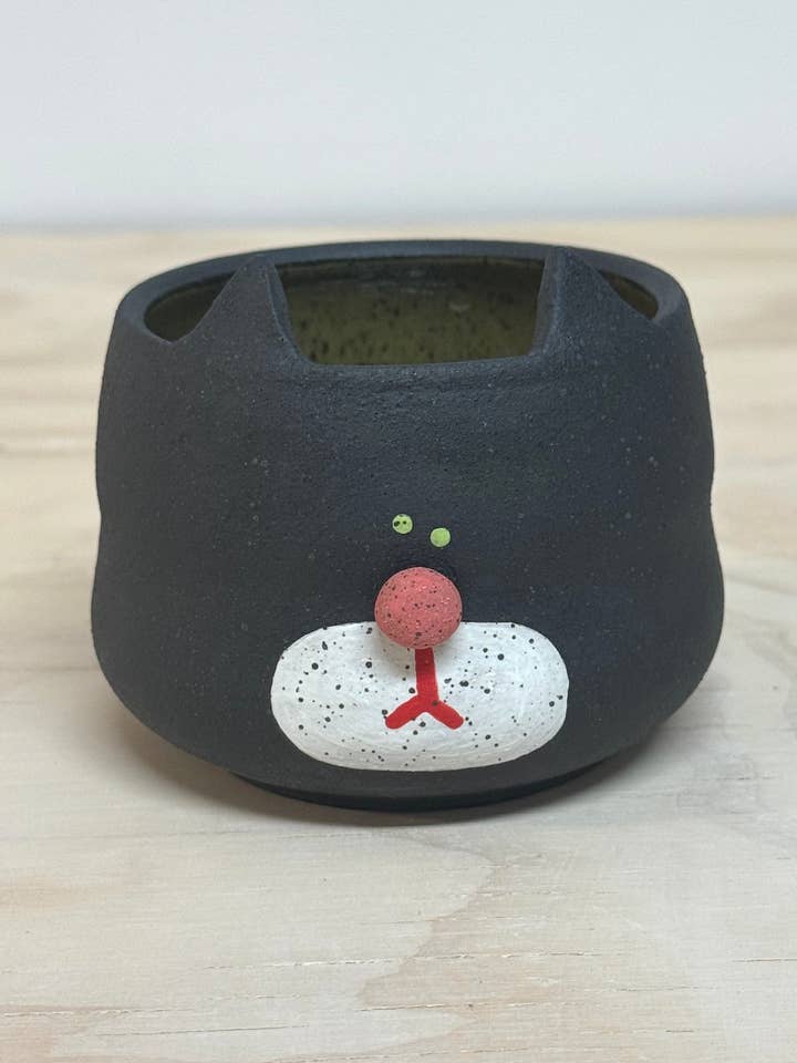 Keramisk smokingkattepotte (LAVES EFTER BESTILLING - Læs beskrivelsen!) for engroshandel hos Rolly Poly Studios