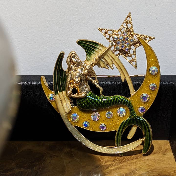 Tourtiwi - Venta al por mayor Broches - Prendedor vintage de ángel hada con cristal, sol y luna3