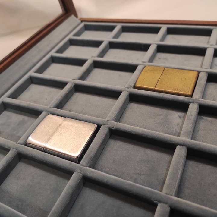 Coins&More - Wholesale Ashtray - ZIPPO Lighter Display1