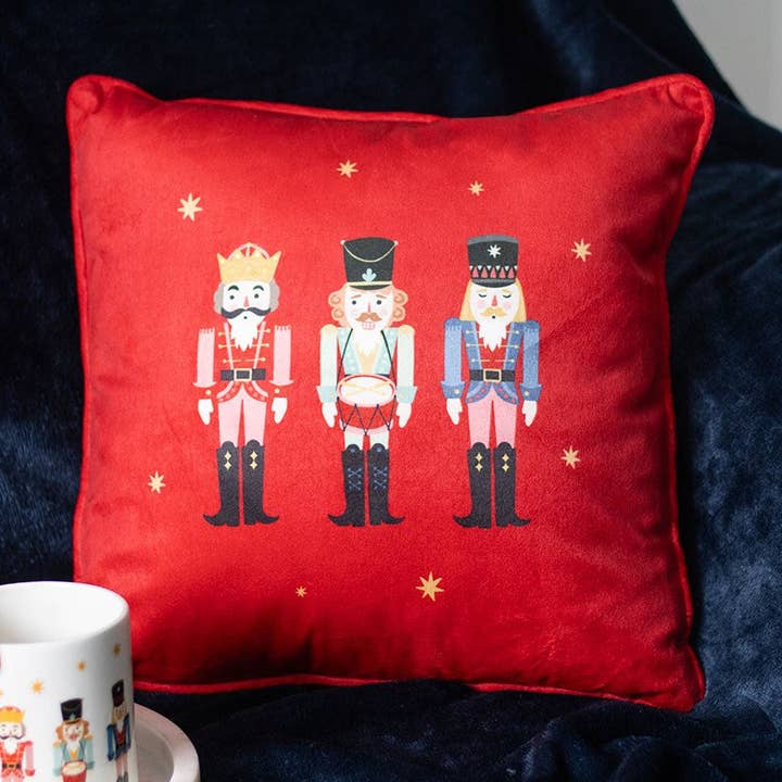 Cuscino di Natale Schiaccianoci Quadrato per la vendita all'ingrosso da parte di Something Different Wholesale