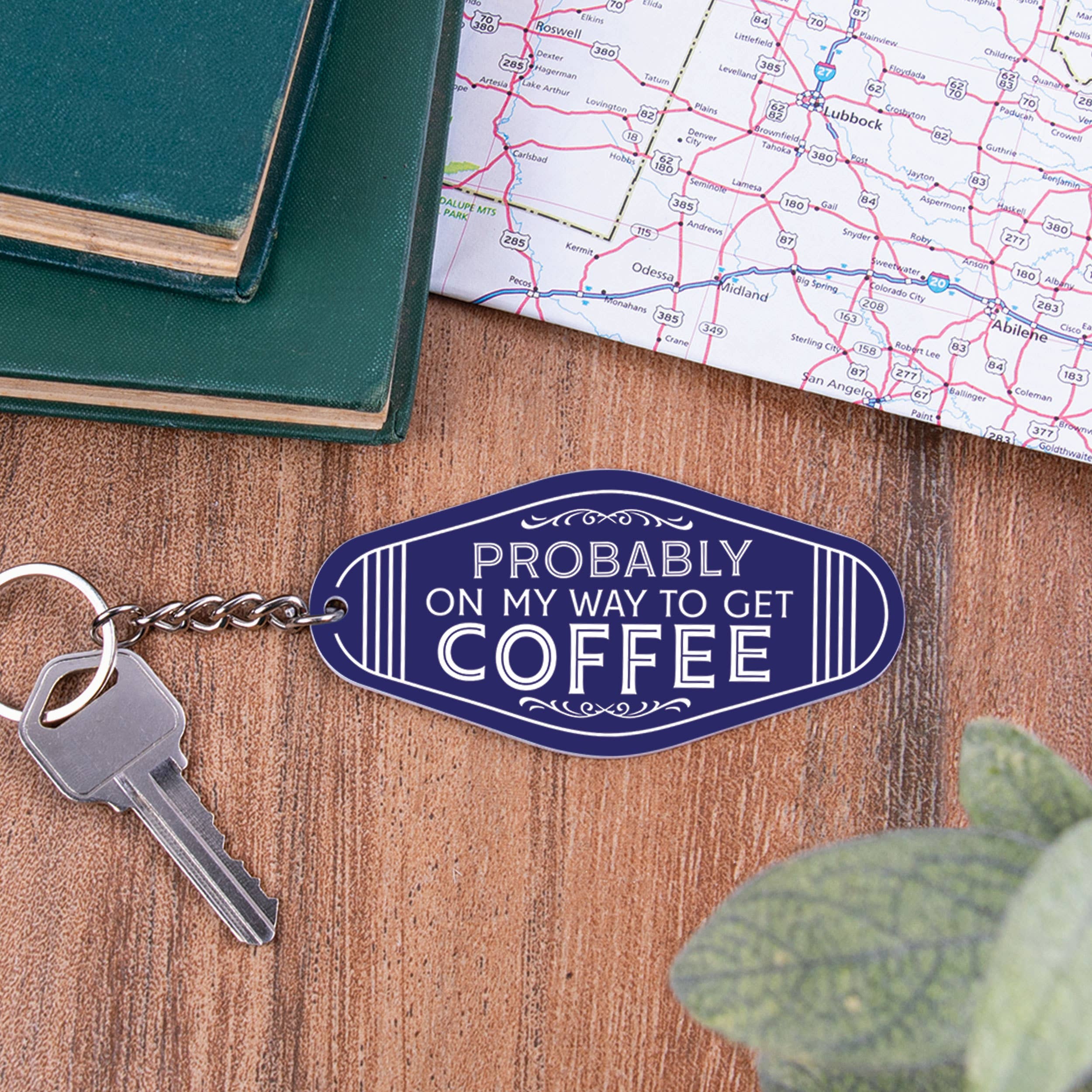 P. Graham Dunn - Vente Porte-clés – unisexe - Porte-clés gravé vintage Probably On My Way To Get Coffee0