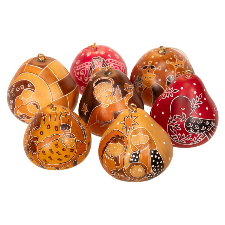 Mezcla Sagrada de Navidad - Mini Adorno de Calabaza - Tradición Espiritual - Natividad para venta al por mayor de Lucuma Designs