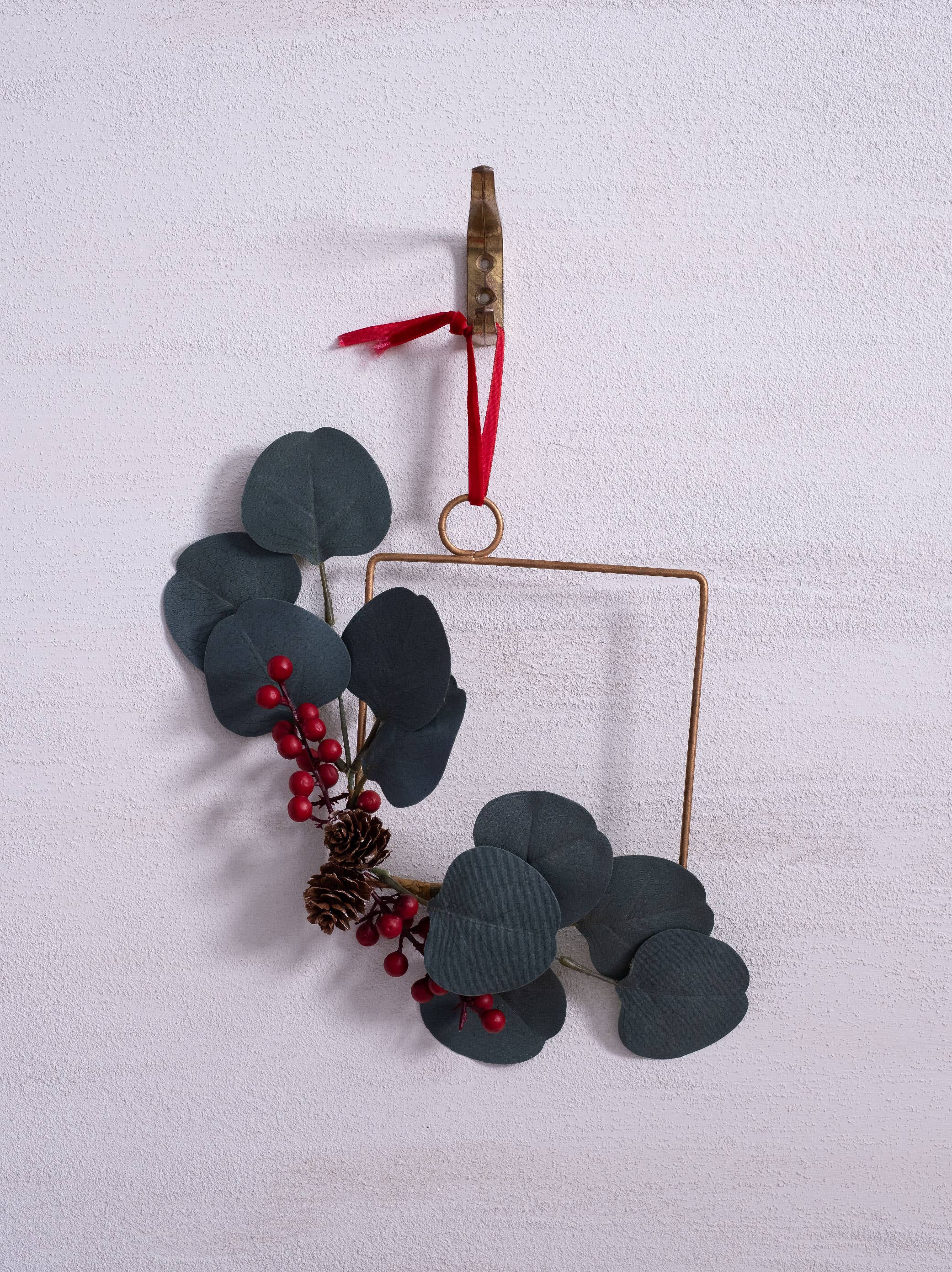 Made Market Co. – wholesale Christmas decoration – Wreath Mini Square5