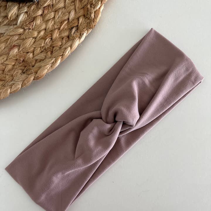 Bandeau uni violet clair pour la vente par Kaardal Kraft