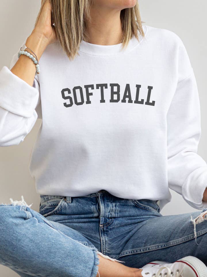 Sweat-shirt graphique Softball Crew Game Day pour la vente par Fan Gear Central