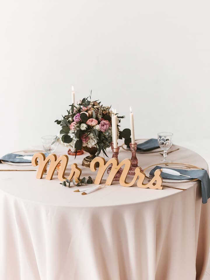 Mr und Mrs, Mr und Mr, hölzerne Braut- und Bräutigam-Buchstaben für den Großhandel von Woodinout