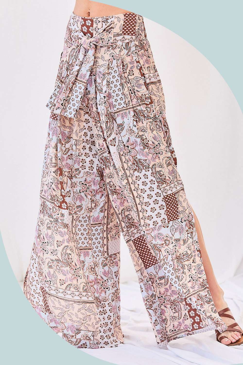 FARD À JOUES Pantalon large à imprimé patch noué sur le devant en vente sur Faire12