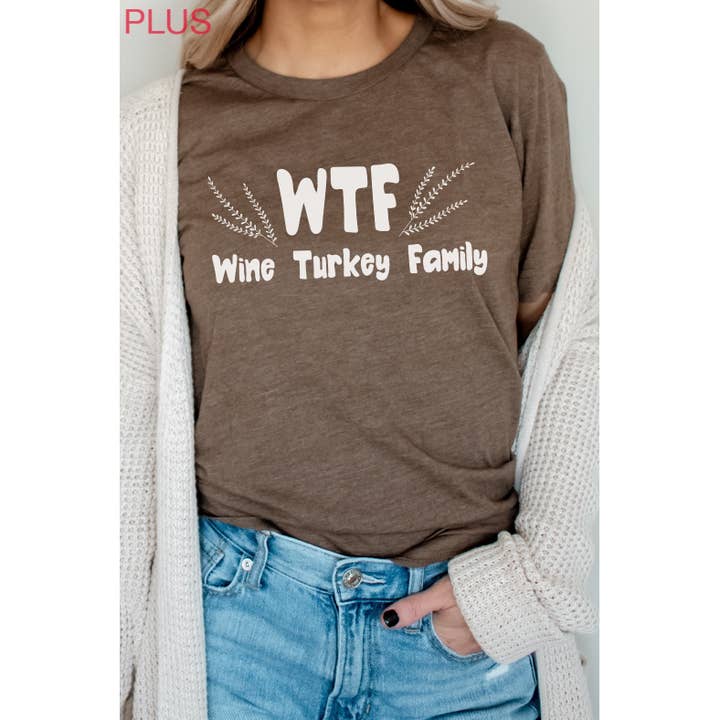 Kissed Apparel – Großhandel T-Shirt mit Siebdruck – Damen – WTF Wine Turkey Family Herbst PLUS Grafik-T-Shirt6
