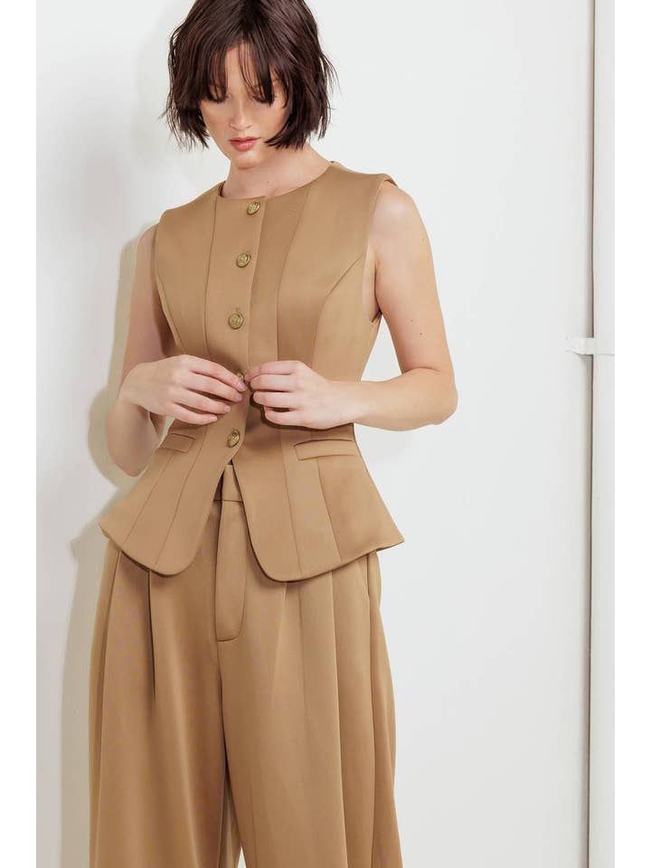 CAMEL A solid woven vest- FJ1117 for wholesale on Faire1