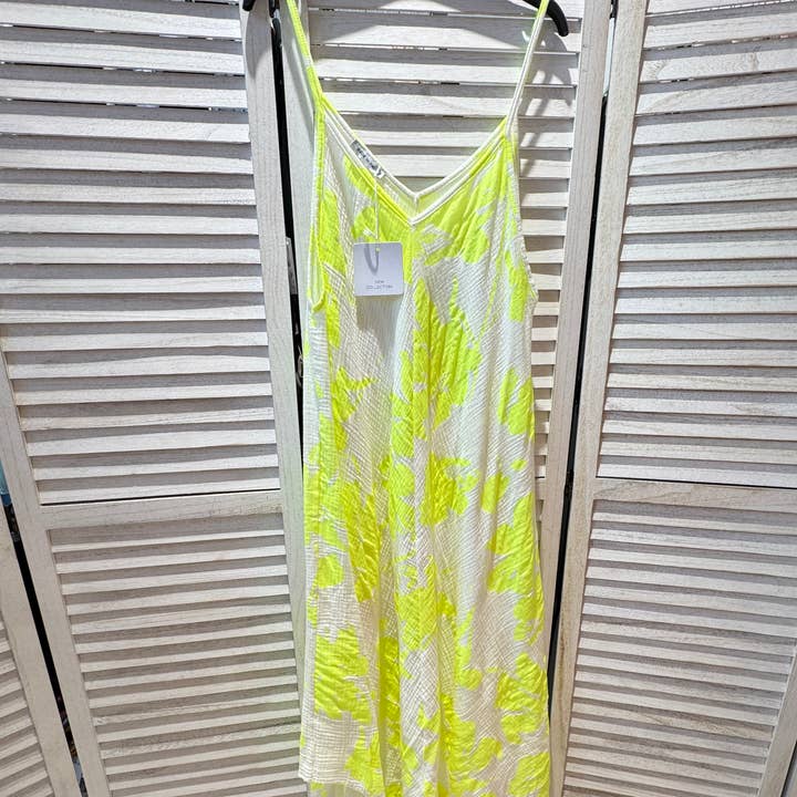 VICTORIA&ISAAC - Wholesale Dress - Women's - Flowy strap dress - A038 Yellow3