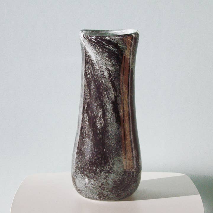 Vase Glas Schwarz | Vase mundgeblasen | Recycelte Glasvase für den Großhandel von SOLOKO