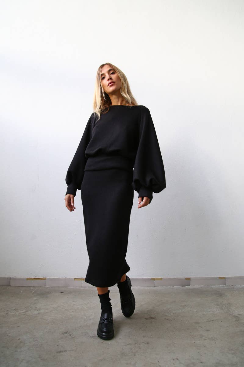 Negro A4061 FITTED BLACK WOOL MIDI SKIRT for wholesale on Faire9