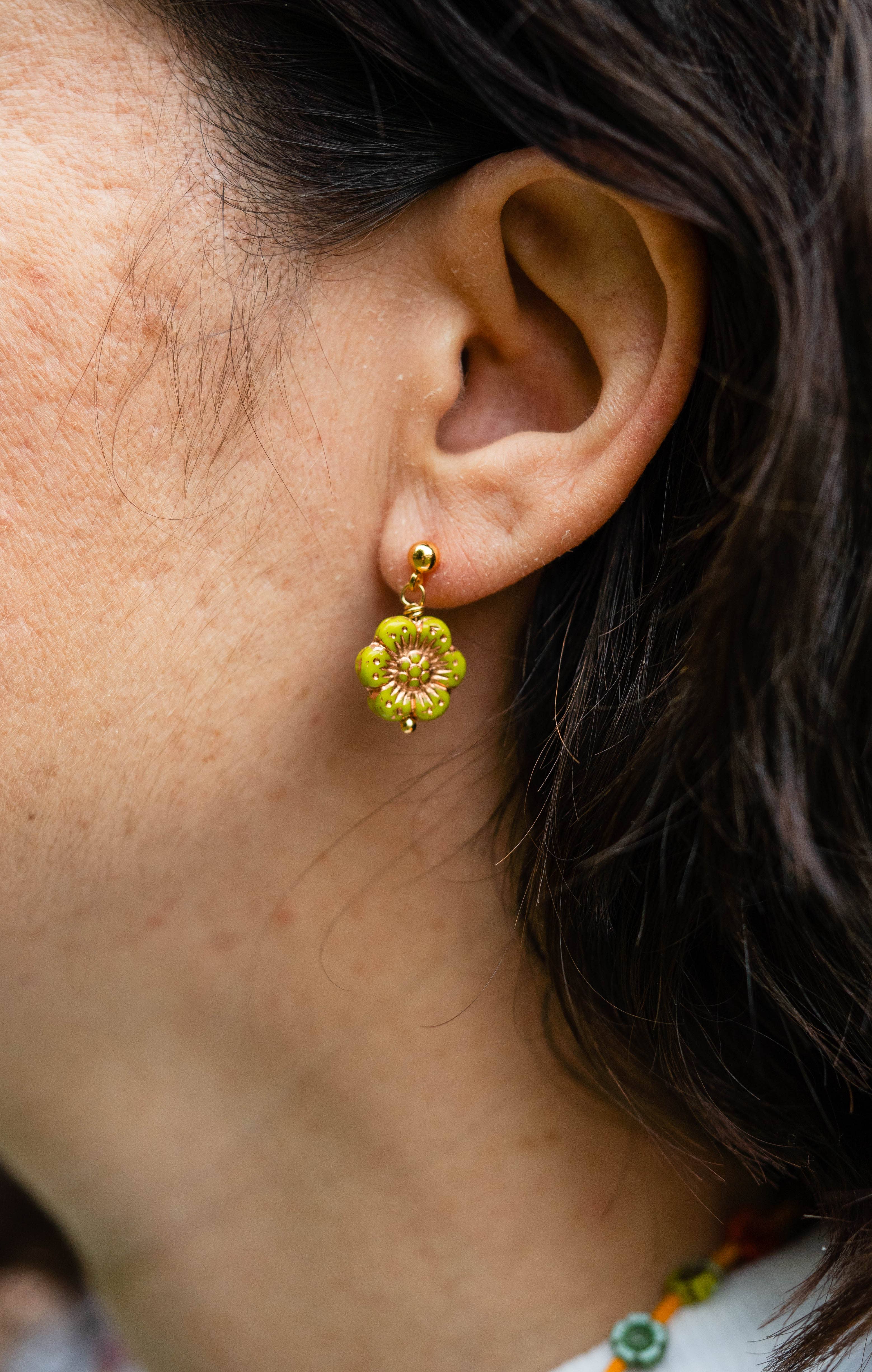 Bella Vita Jewelry - Wholesale Dangle Earrings - Flower Power | Glass Flower Bead Post Earrings2