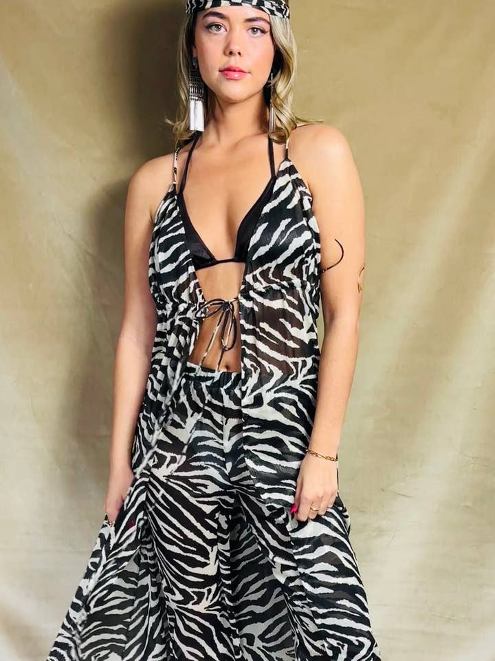 Pantaloni in chiffon stropicciato con stampa tigre trasparente e vestito con spalline per la vendita all'ingrosso da parte di Dee Izmail