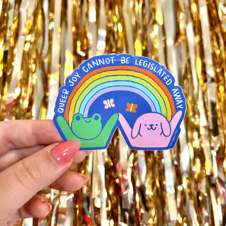 The Peach Fuzz - Venta al por mayor Pegatina - Pegatina Queer Joy Cannot Be Legislated Away1