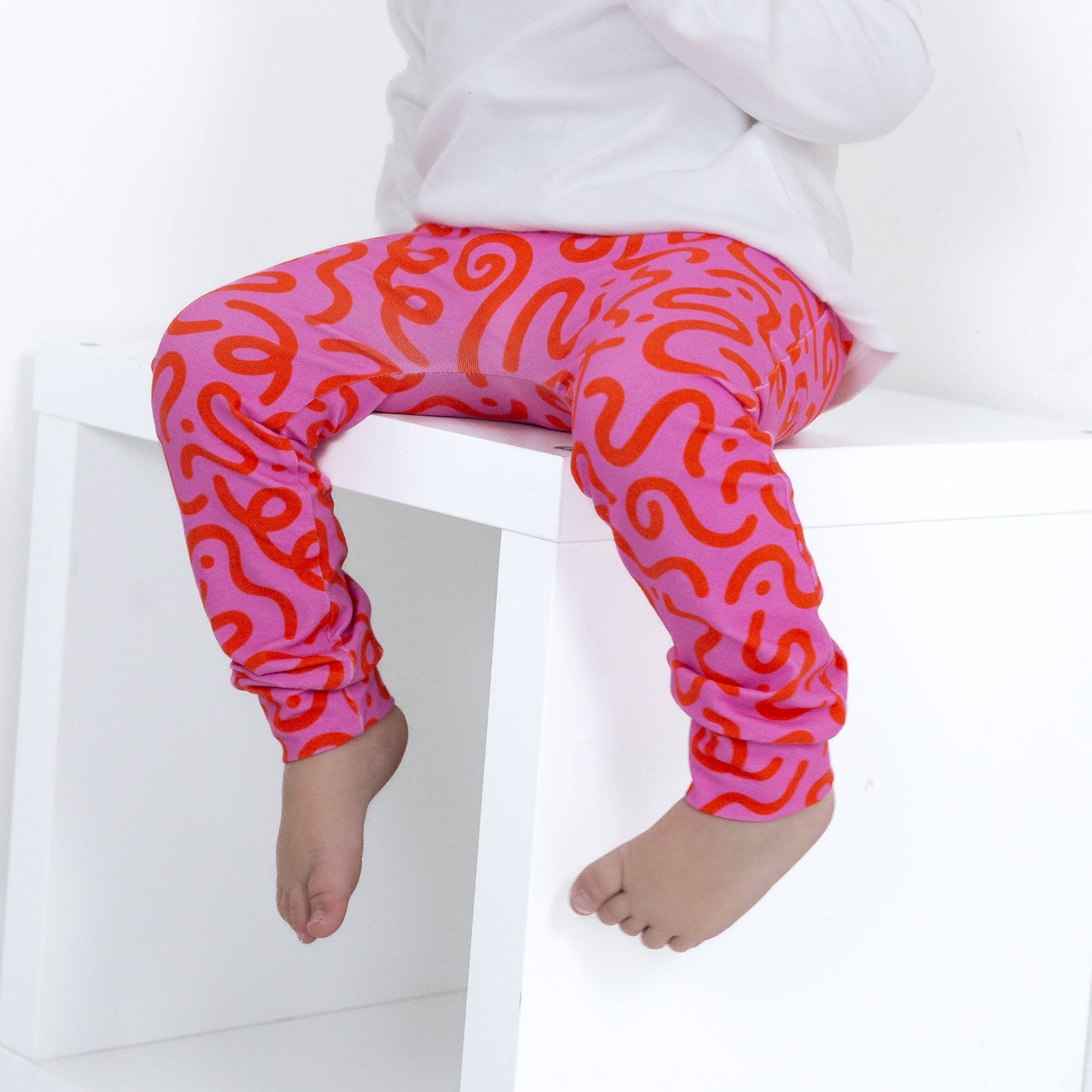 Fred & Noah - Wholesale Fashion Leggings - Kids - Pink Squiggle Print Leggings8