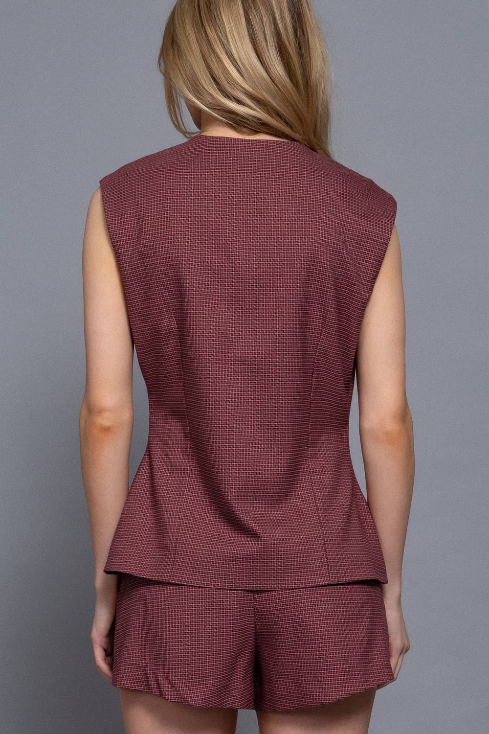 Active Basic | Active USA - Wholesale Suit Vest - Women's - Sleeveless Crew Neck Front Button Down Checked Vest5