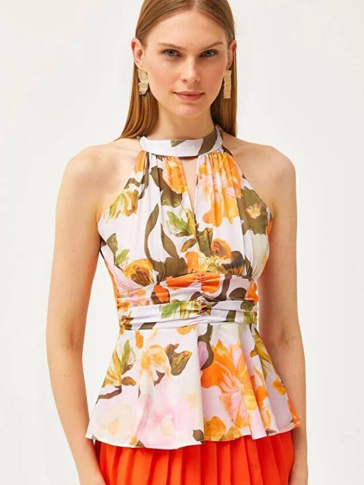 Blusa in Crepe con Scollo all'Americana e Dettaglio in Vita per la vendita all'ingrosso da parte di Hoxton Gal