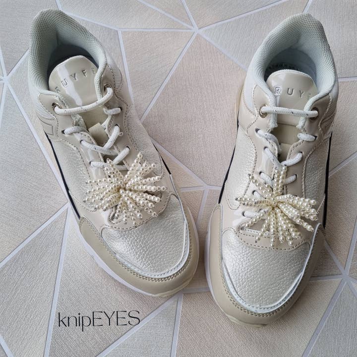 knipEYES - Wholesale Shoe Jewelry - Women's - Shoeclips & Fashionclips Pearl Flower Moving (per pair)2