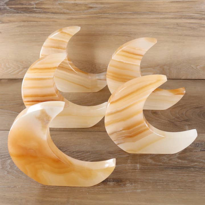 White and Yellow Veining Onyx Moons Set of 5 for wholesale by Mi Esperanza Minerals