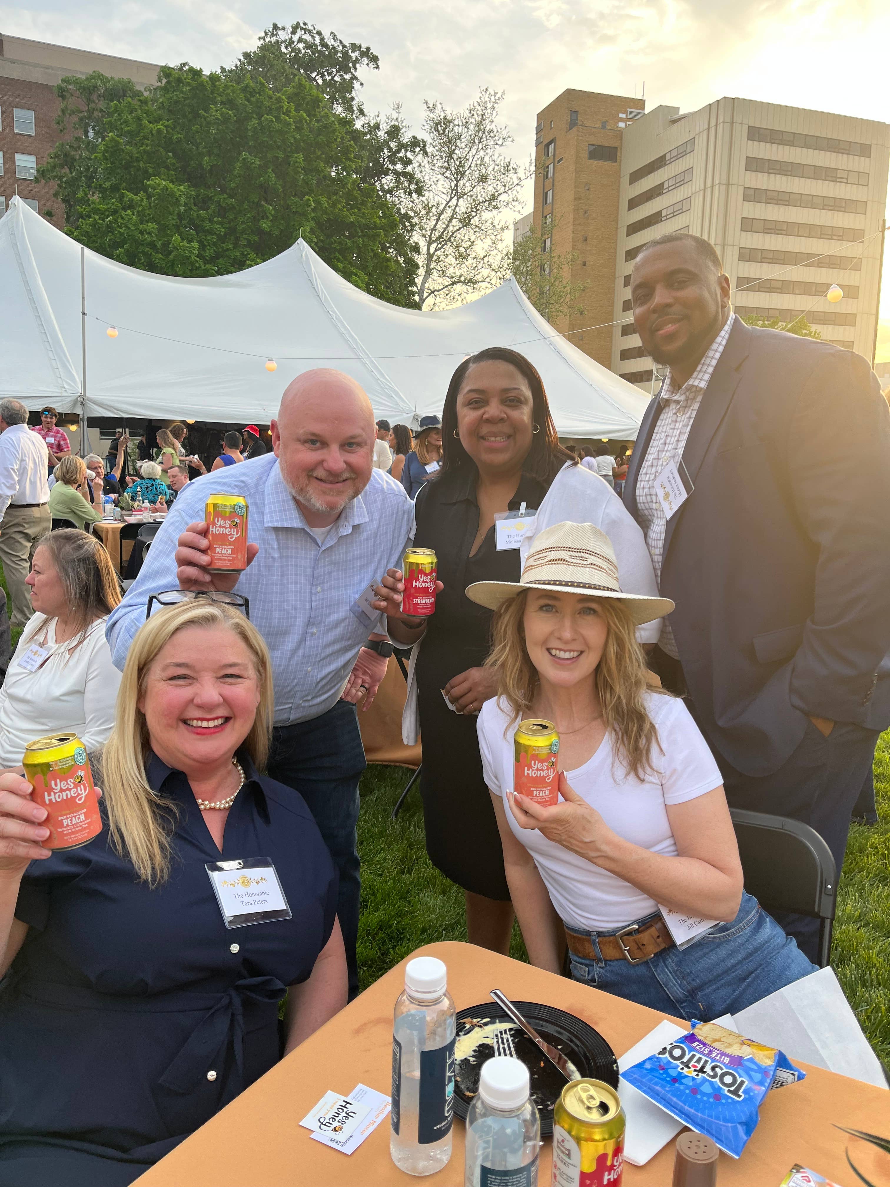 Yes Honey - Wholesale Soda/Carbonated Drink - Yes Honey- 100% Honey Sweetened Soda- Strawberry 8