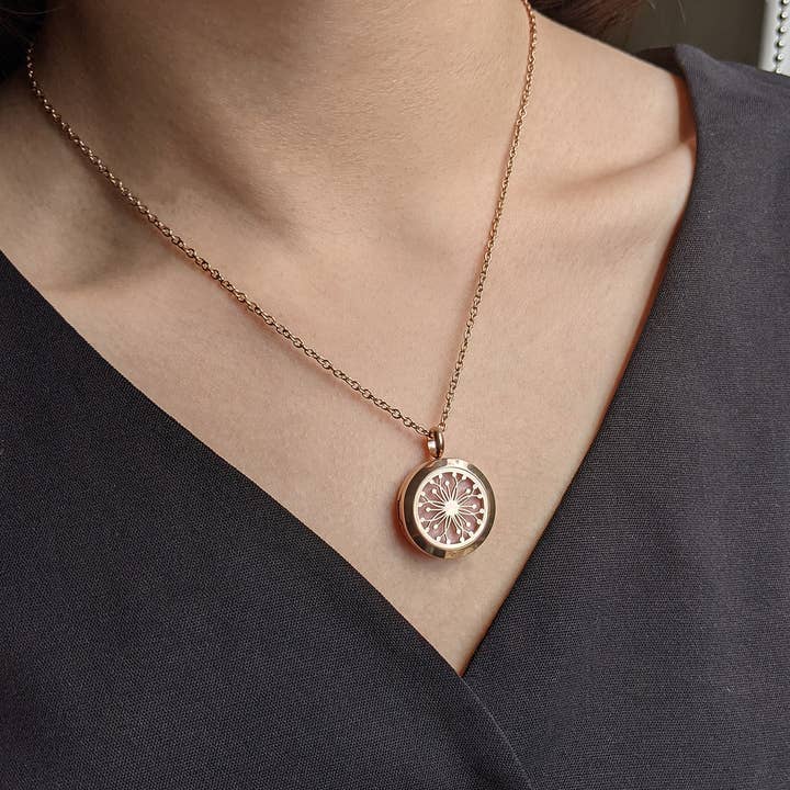Acacia Aromatherapy - Wholesale Aromatherapy necklace - Diffuser Necklace Bliss - Rose Gold (20mm Locket)2