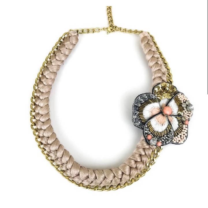 Colar de flores trançadas por atacado de Allie Beads