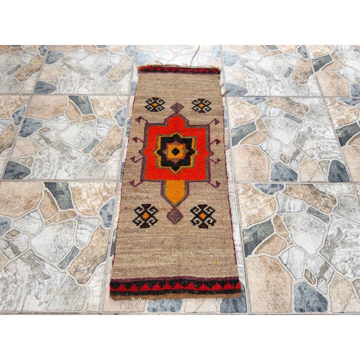 Tappeto Vintage in Lana Curda - Piccolo Tappeto da Corsa per la vendita all'ingrosso da parte di Oushak Rugs