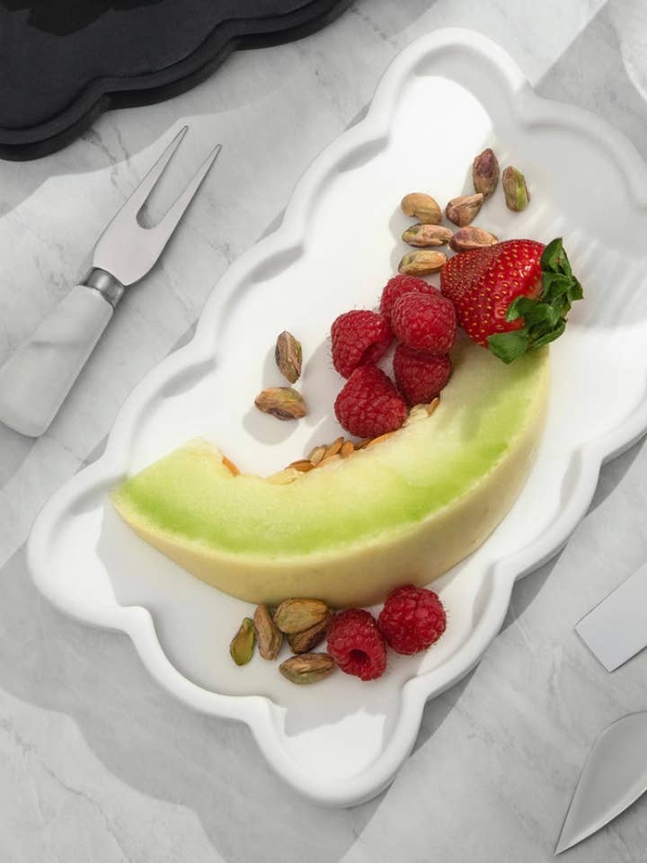 Bandeja Scallop Medium blanca para venta al por mayor de The modern wick