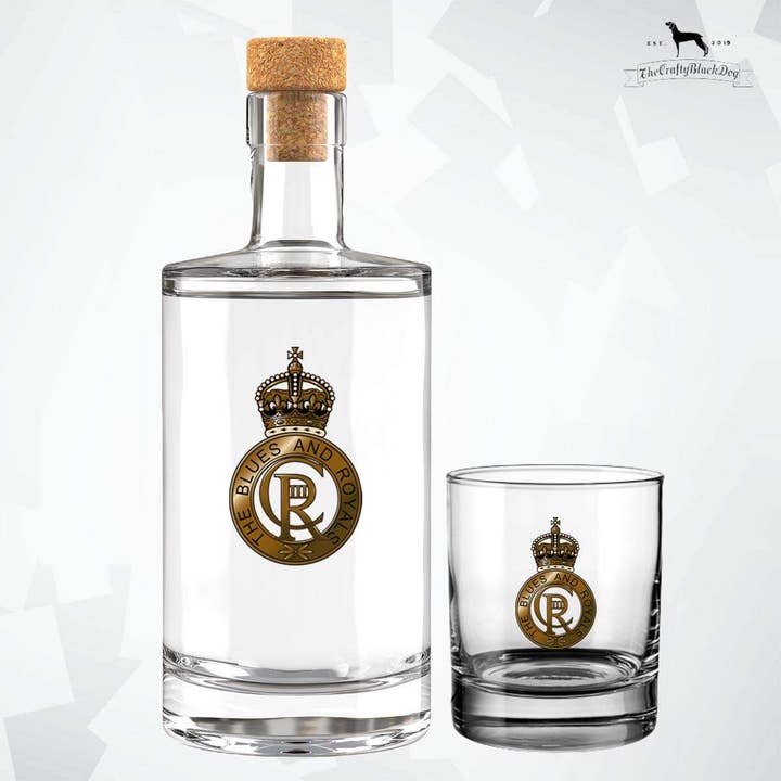 Blues and Royals - Vul je eigen fles sterke drank (Nieuwe Koningskroon) voor wholesale door Thecraftyblackdog