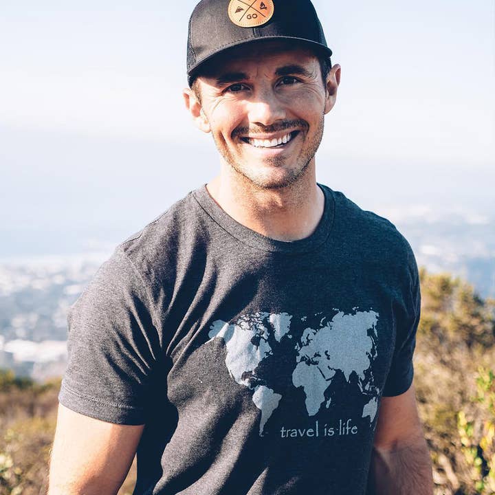 World Traveler Tee for engroshandel hos Travel is Life