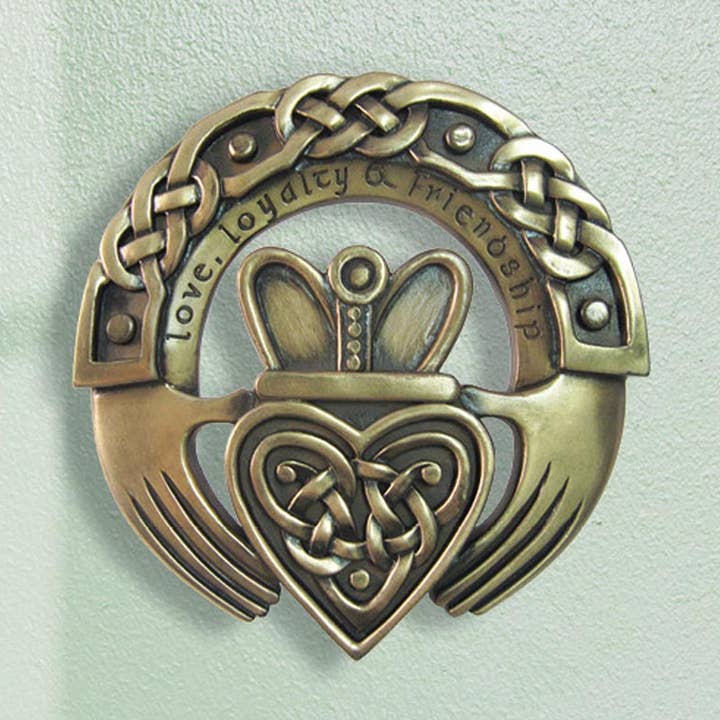 Claddagh Wall Plaque for wholesale by Dublin Gift Company